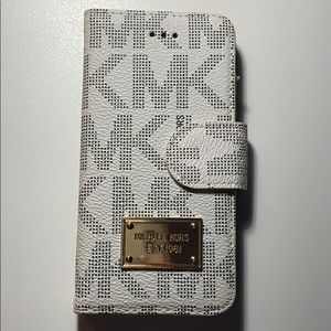 Michael Kors white iPhone 6 case